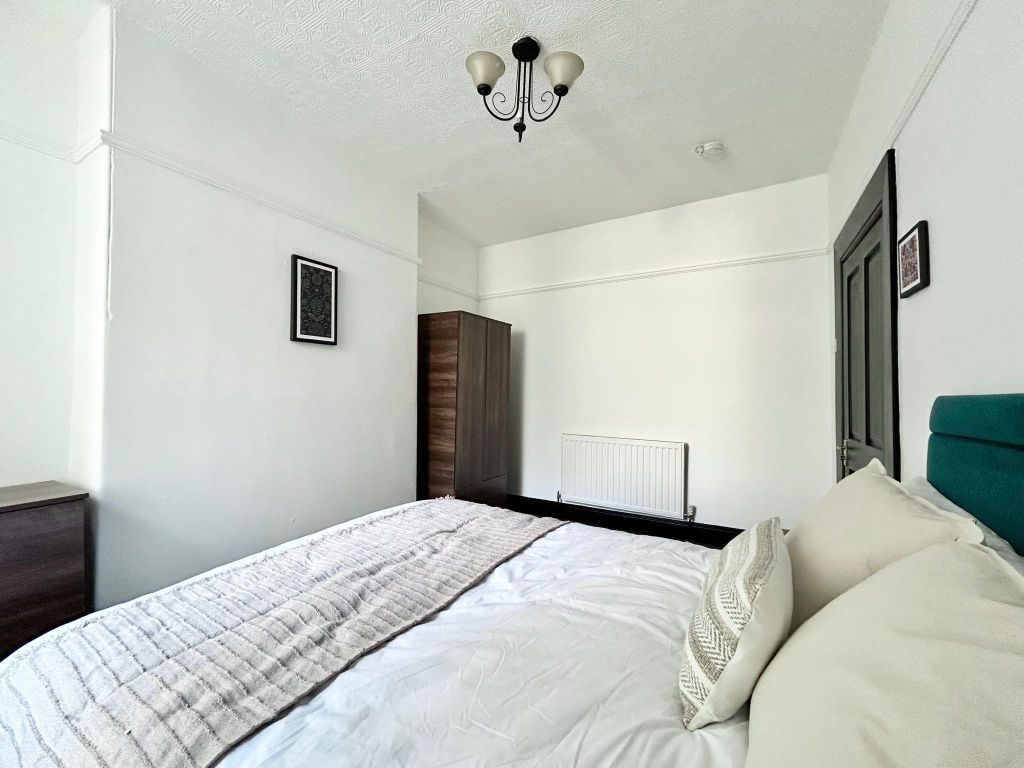 Property photo 2 of 8 Image00023