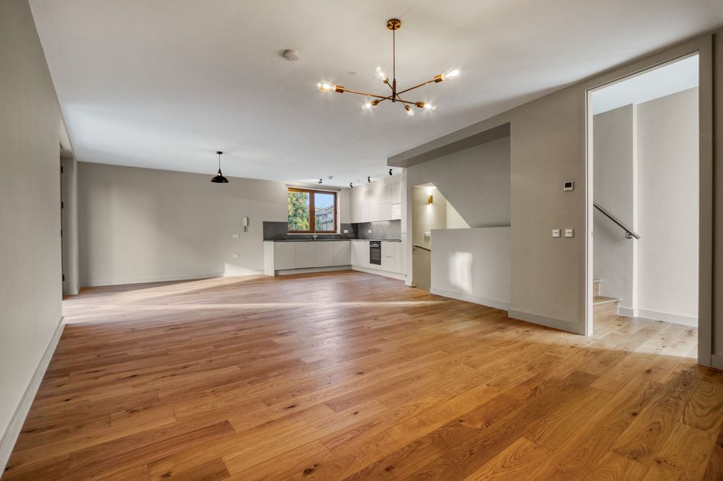 Property photo 1 of 29
