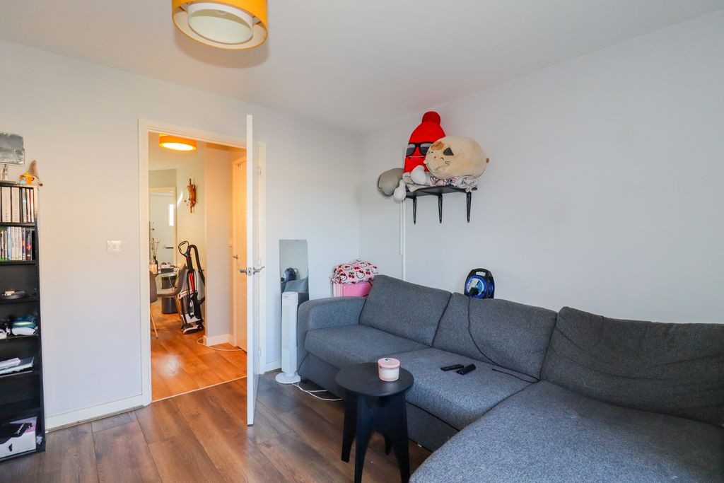 Property photo 3 of 11 Image 1