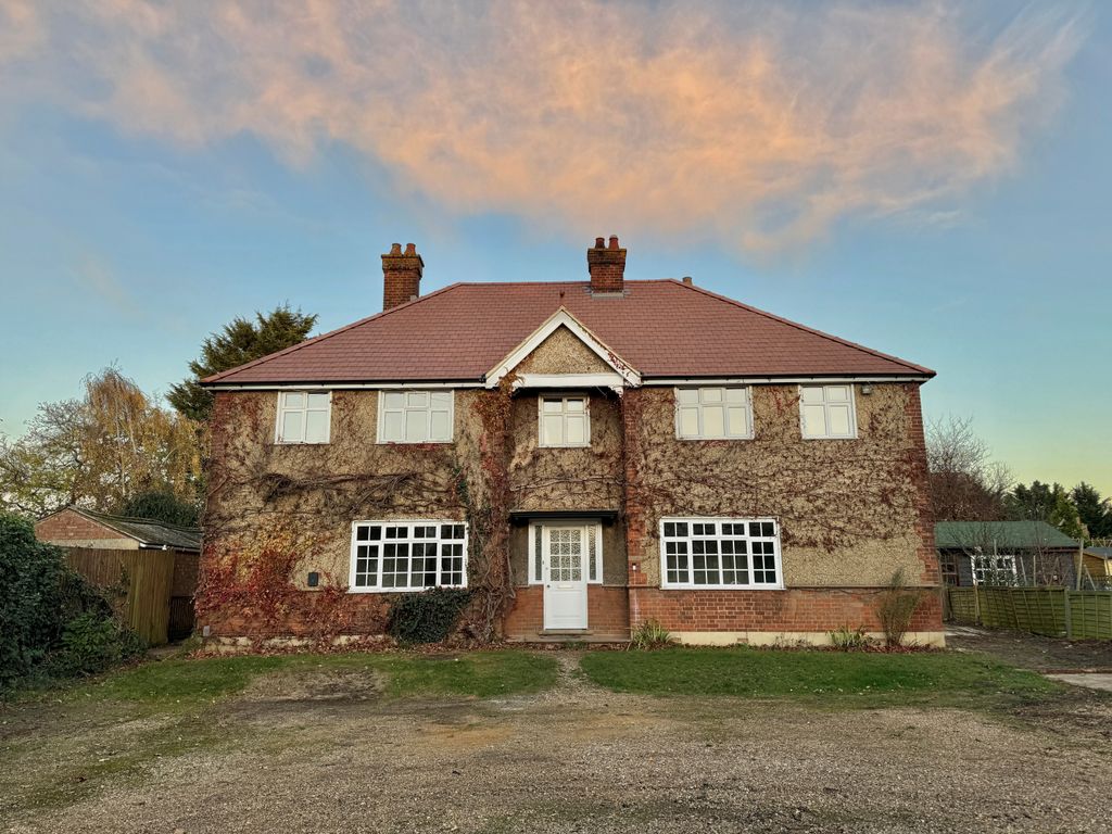 Property photo 1 of 17