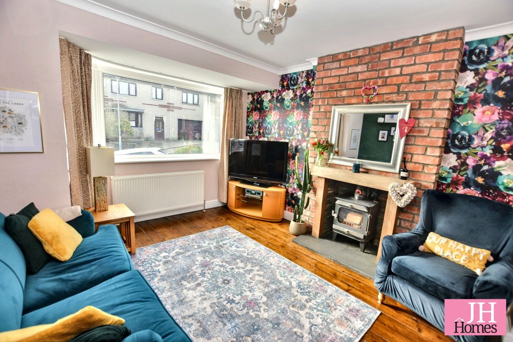 Property photo 2 of 23