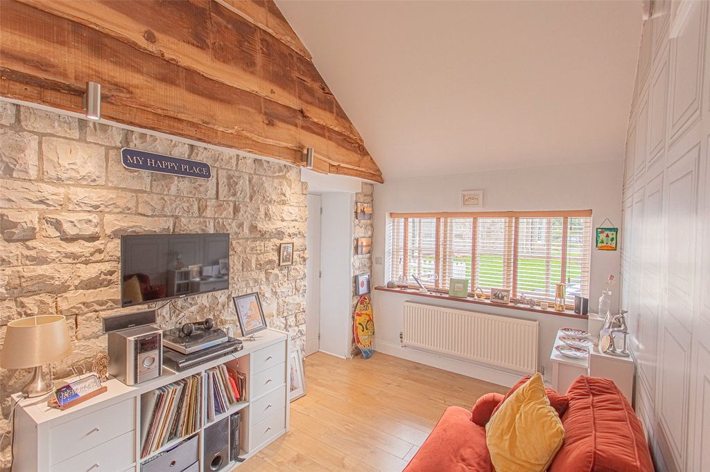 Property photo 2 of 16 Picture No. 04