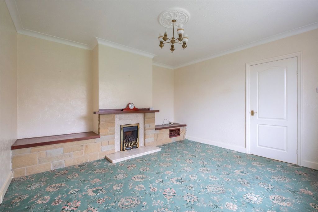 Property photo 2 of 19 Lounge