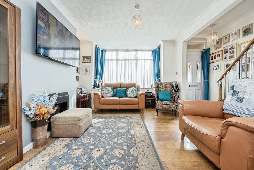 Property photo 2 of 13