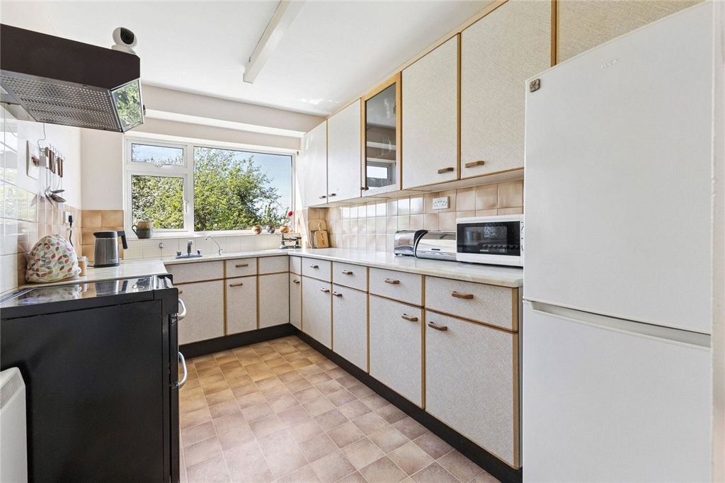 Property photo 2 of 18 Kitchen