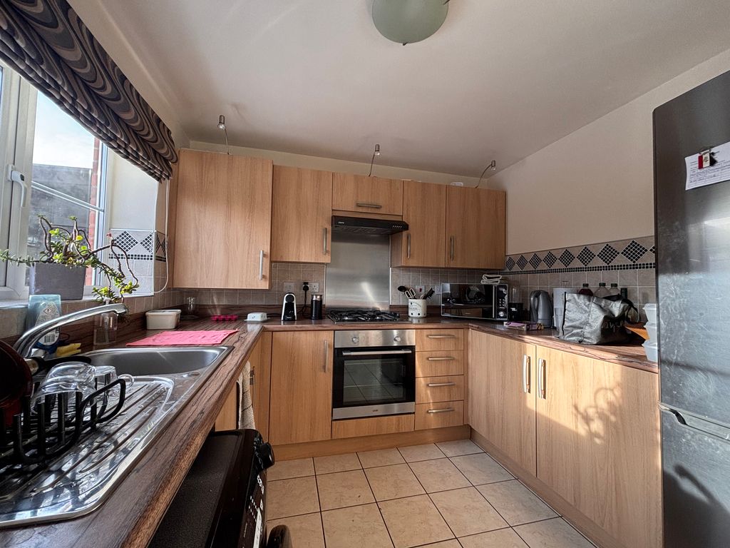 Property photo 3 of 13 Kitchen