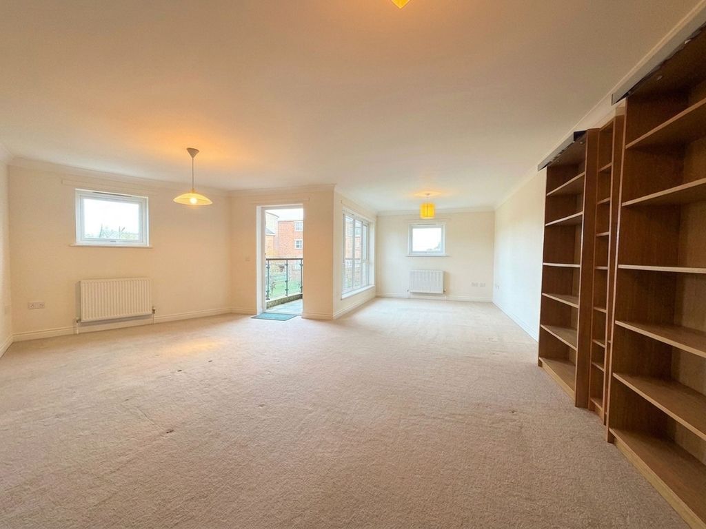 Property photo 2 of 22