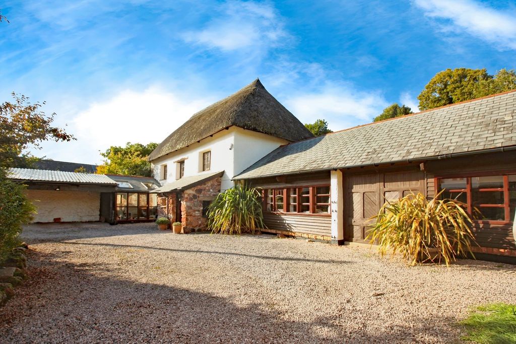 Property photo 1 of 31