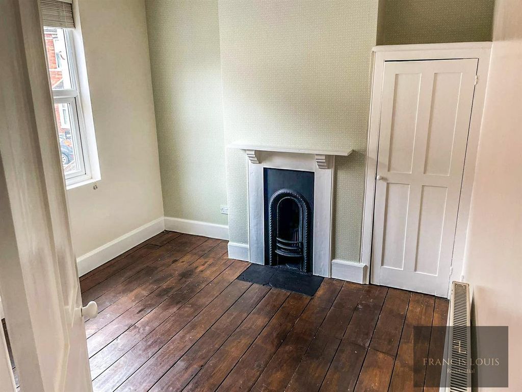 Property photo 3 of 6