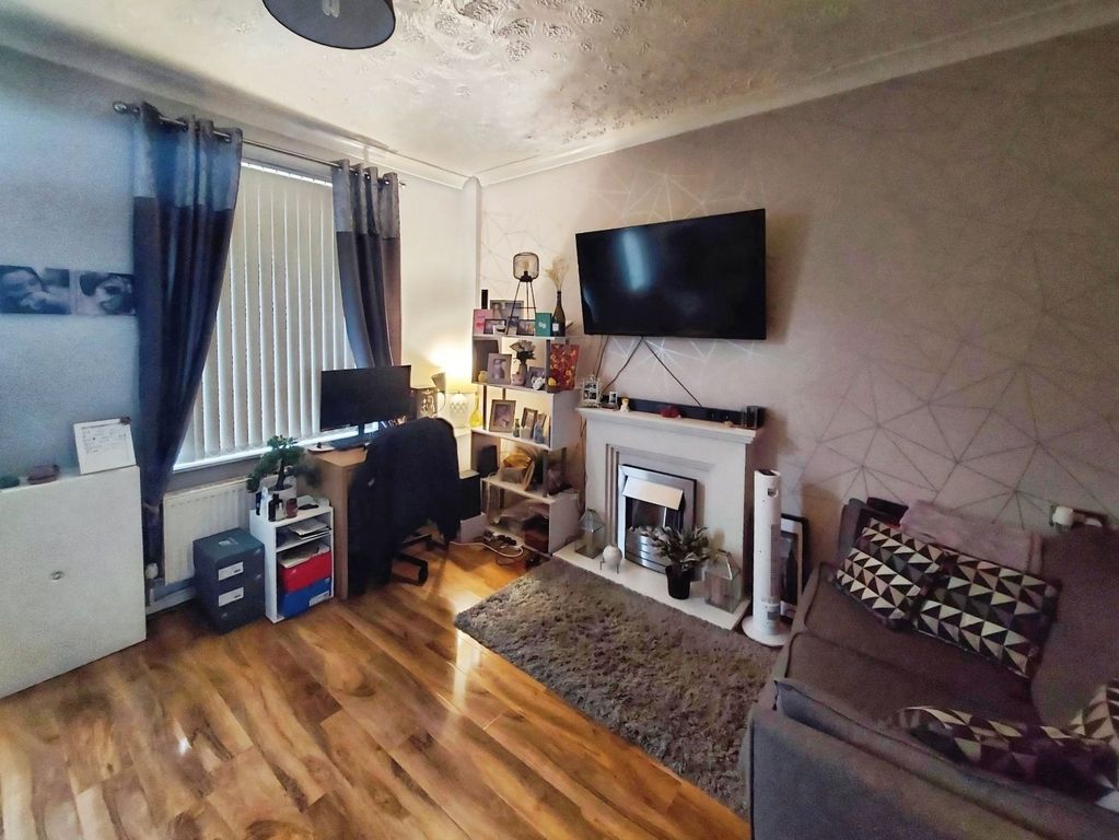 Property photo 2 of 10 Picture No. 03