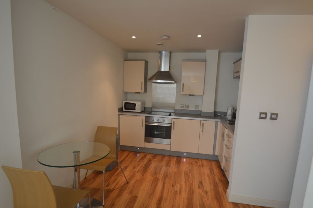 Property photo 3 of 6 Kitchen