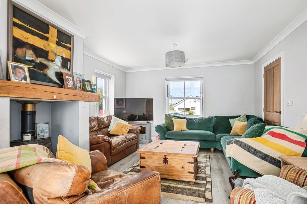 Property photo 3 of 26 Pbox-Img.Jpg