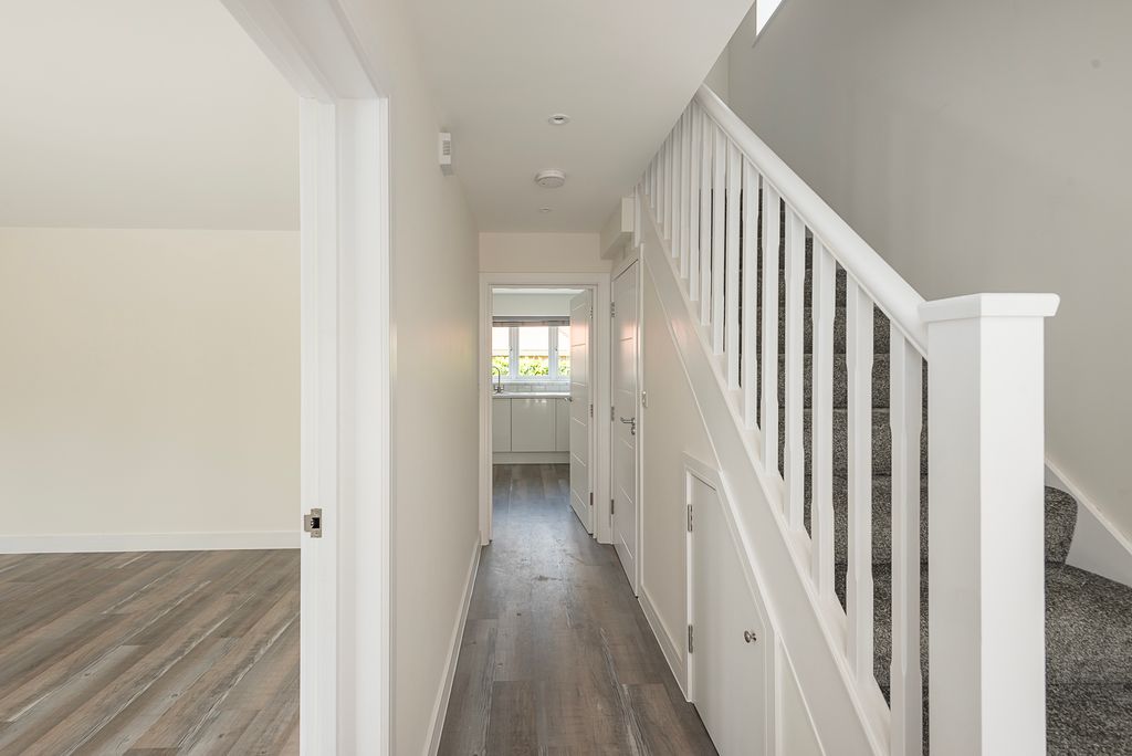 Property photo 2 of 13 Hallway