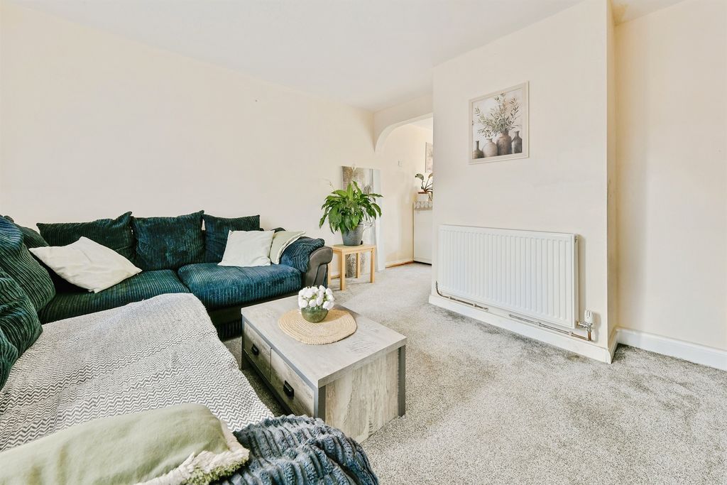Property photo 3 of 13