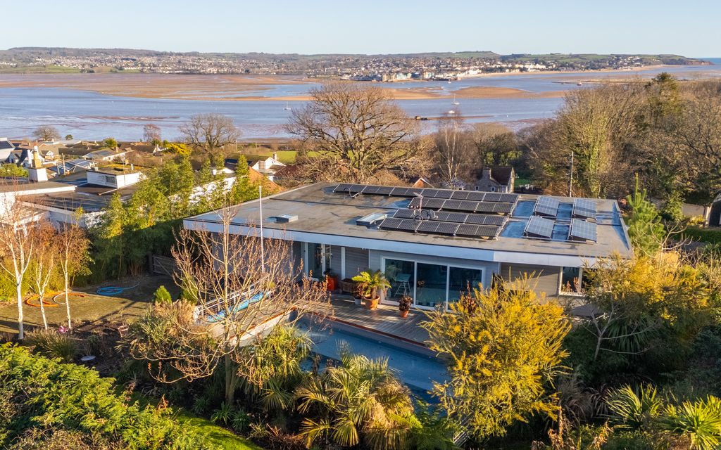 Property photo 1 of 28