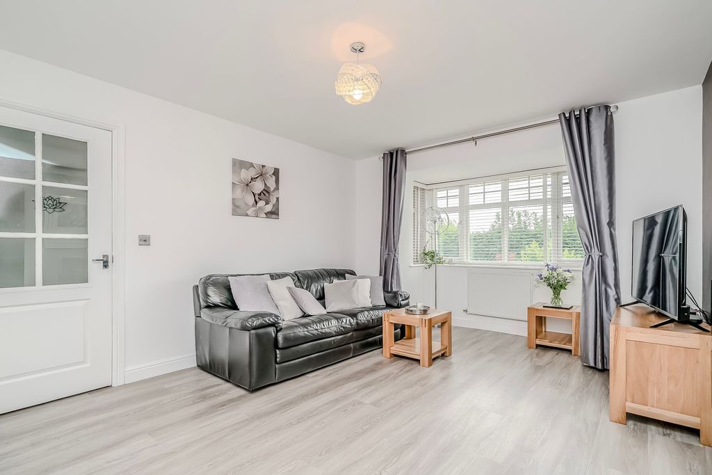 Property photo 3 of 38