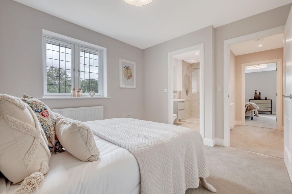 Additional image 10 of 4 bed semi-detached house for saleCrows Road, Epping CM16