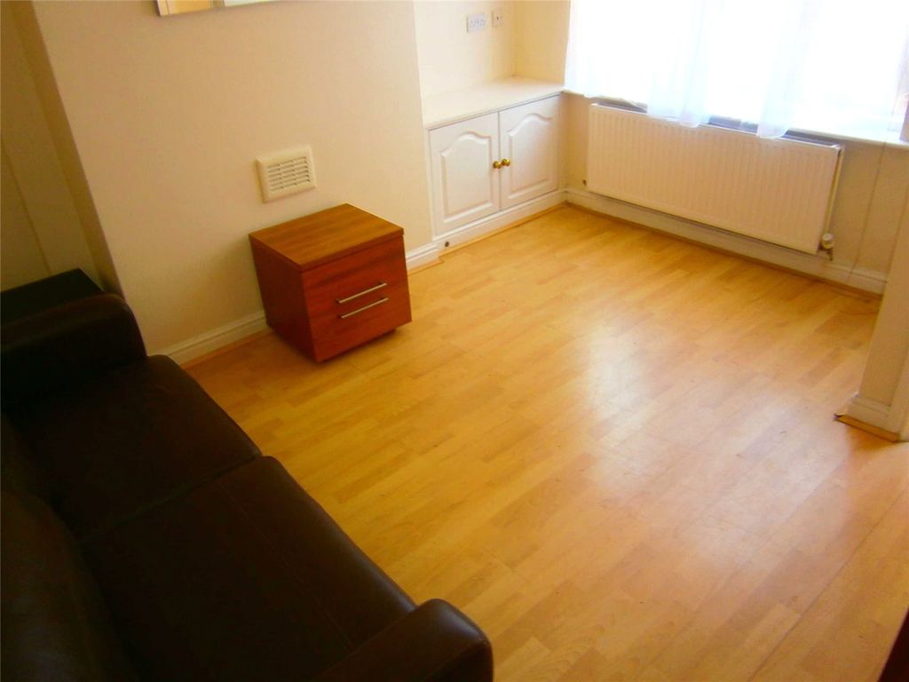 Property photo 3 of 12 Picture No. 05