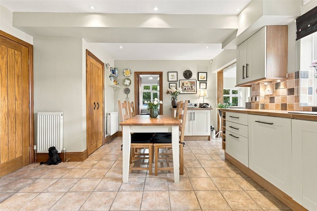 Property photo 2 of 36 Picture No. 03