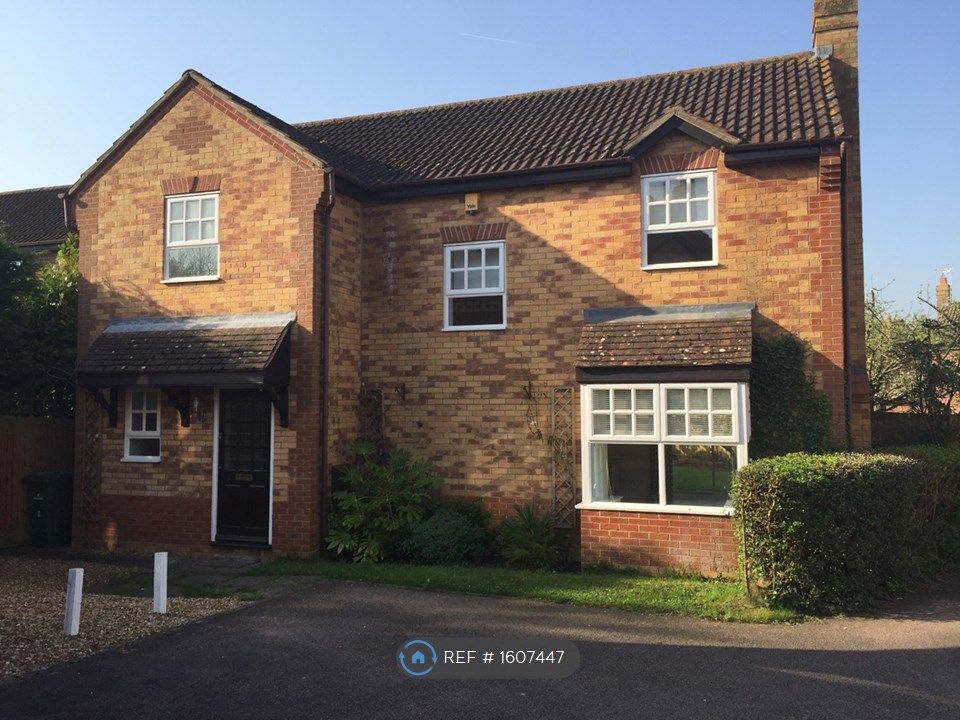 4 bed detached house to rent Caldecotte
