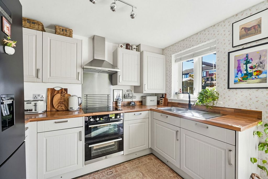 Property photo 3 of 24