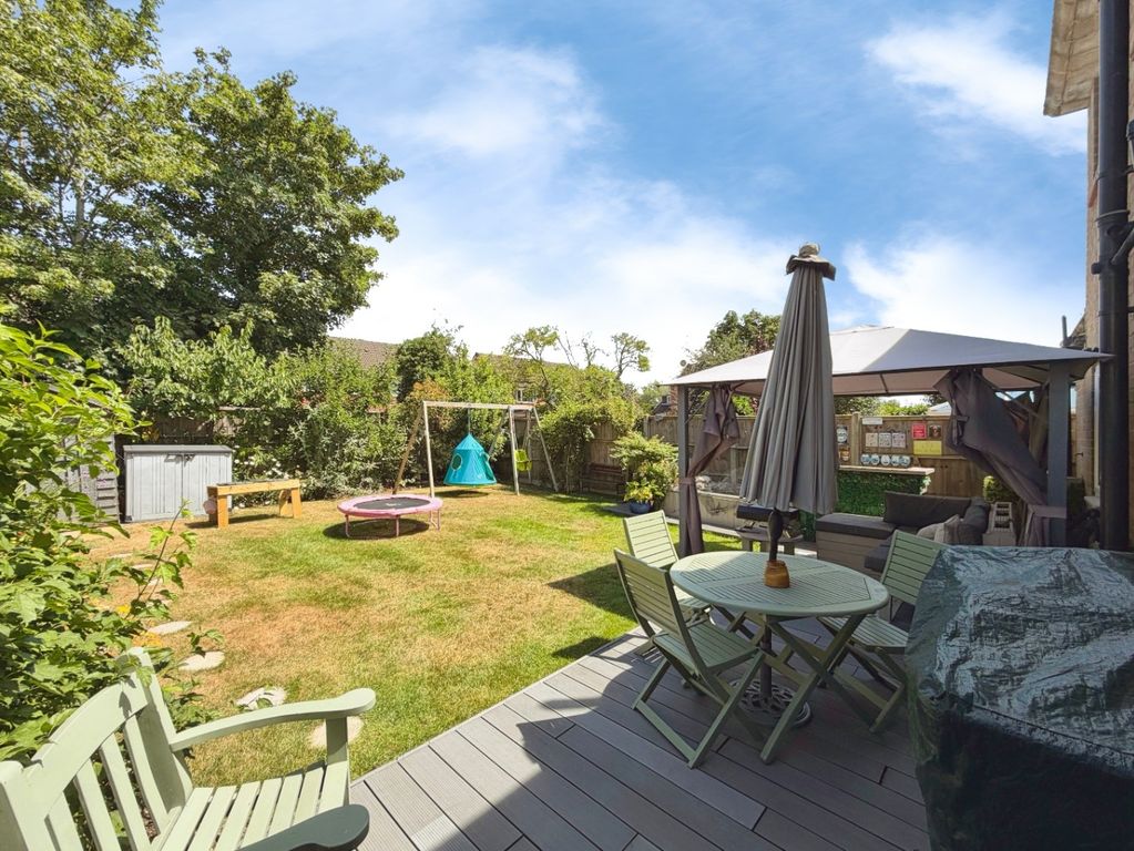 Property photo 2 of 18 5323176