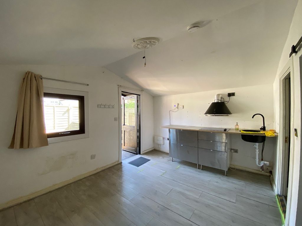 Property photo 3 of 12 9.Jpg