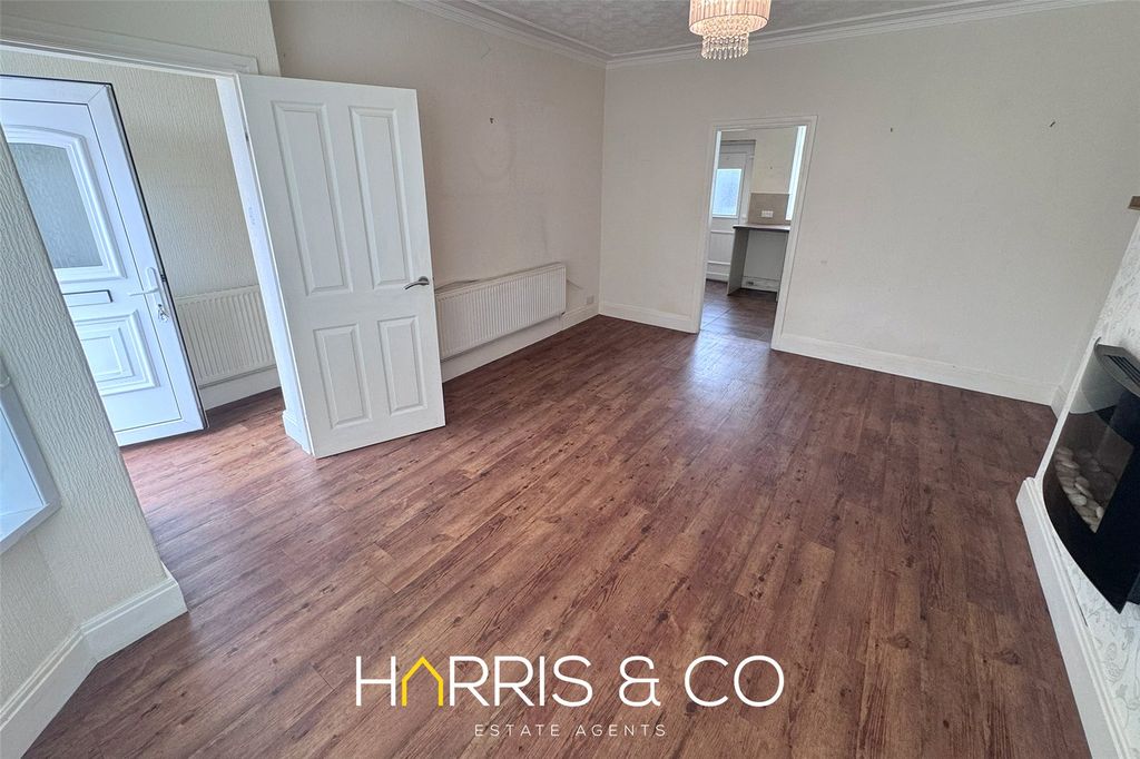 Property photo 3 of 16 Picture No. 09
