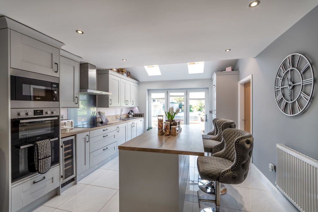 Property photo 2 of 23 Photo 11