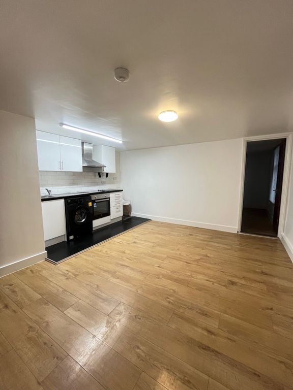 Property photo 3 of 9 2