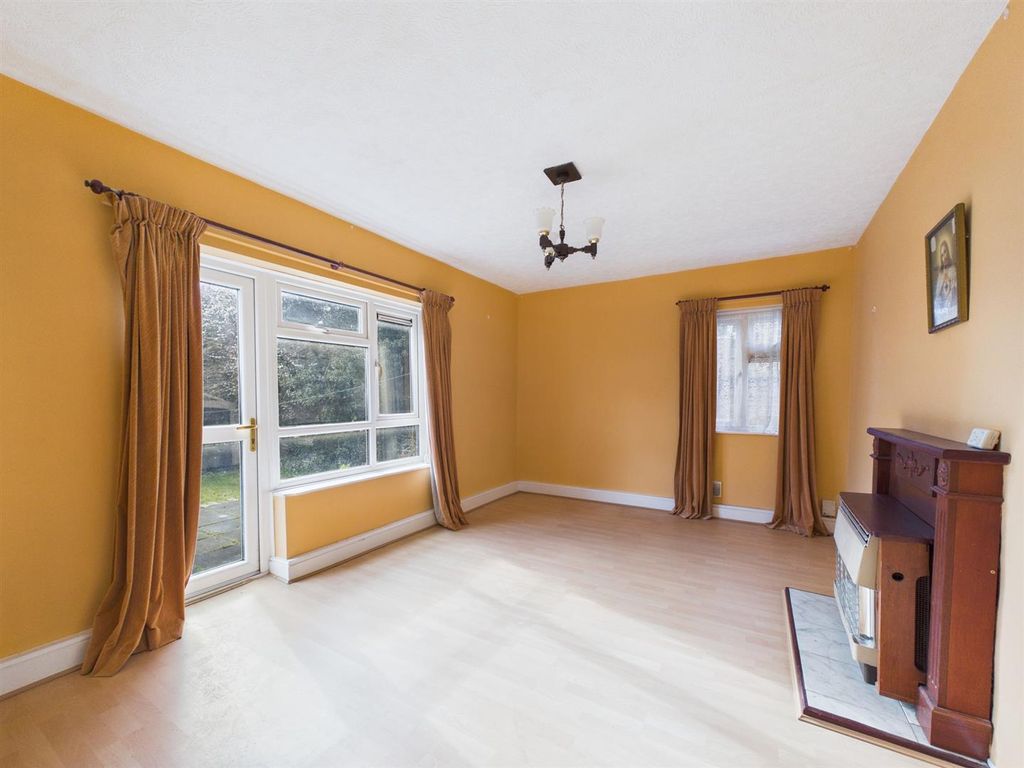 Property photo 2 of 13 Cam02885G0-Pr0576-Still004.Jpg