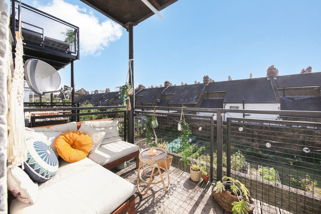 Property photo 2 of 9