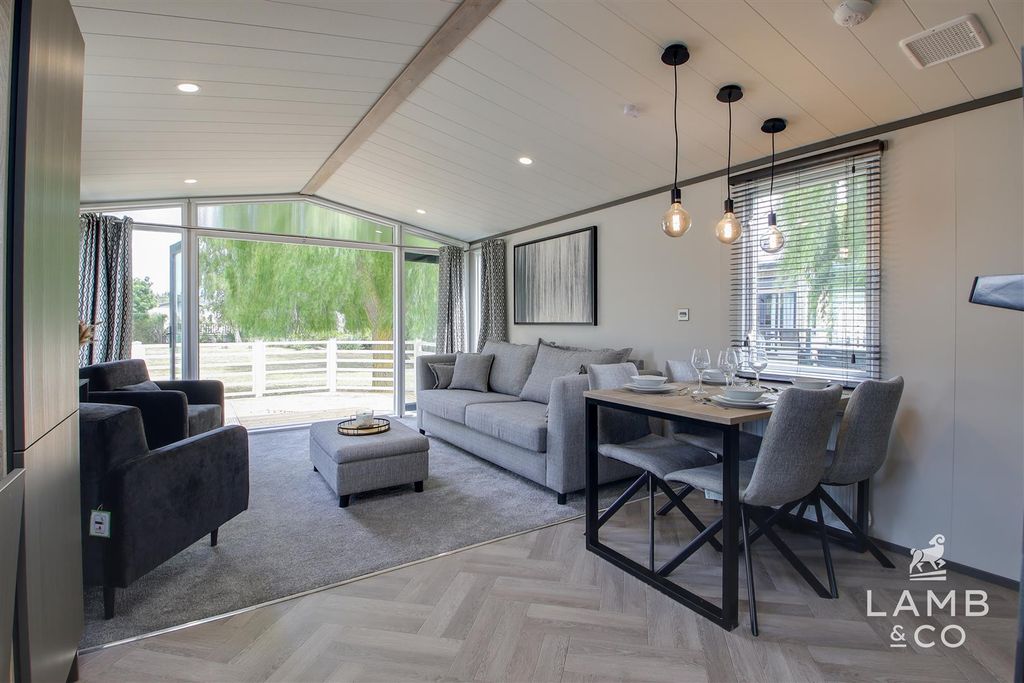 Property photo 2 of 25 Img_7182-Img_7186.Jpeg