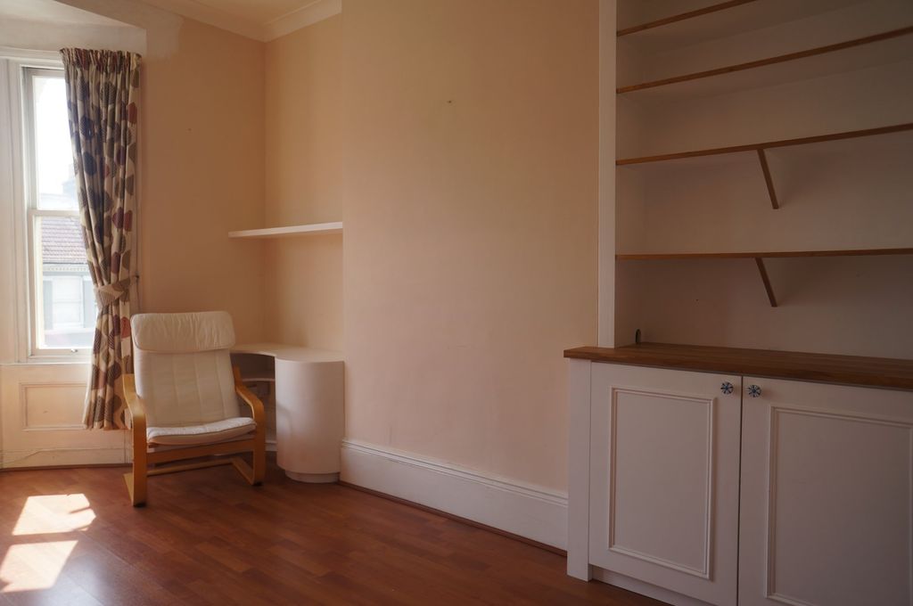 Property photo 3 of 3