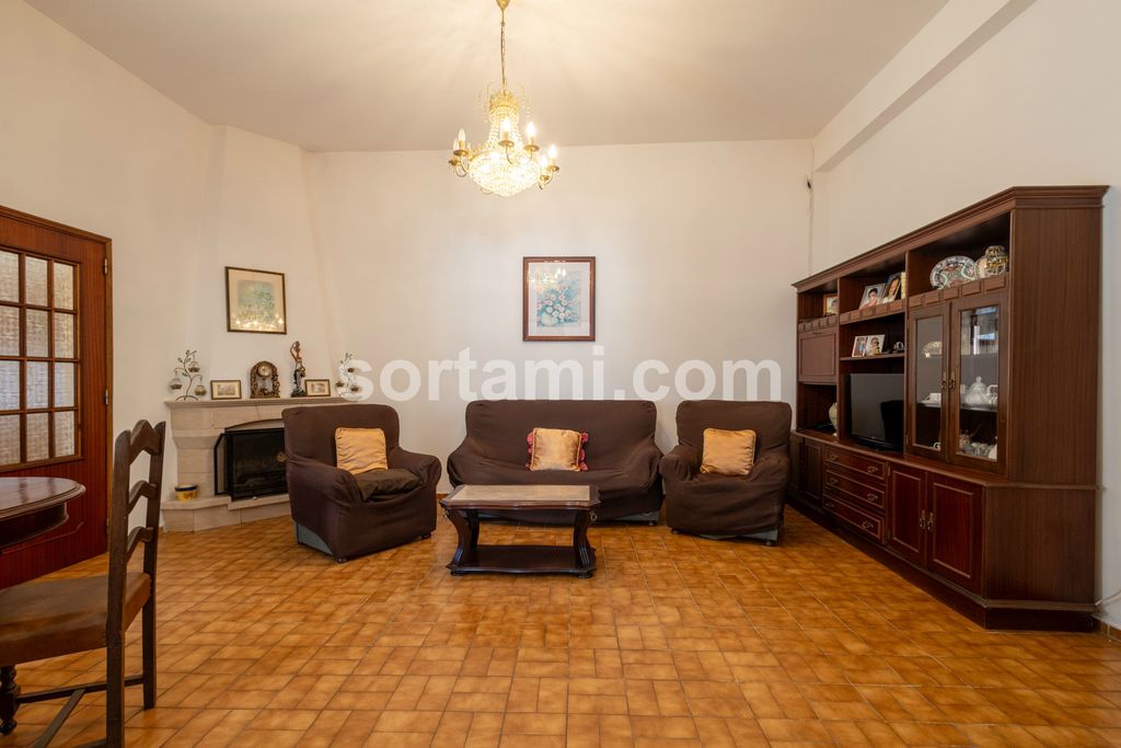 Property photo 3 of 45