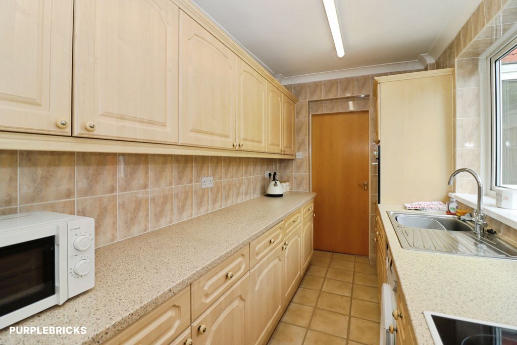 Property photo 2 of 21