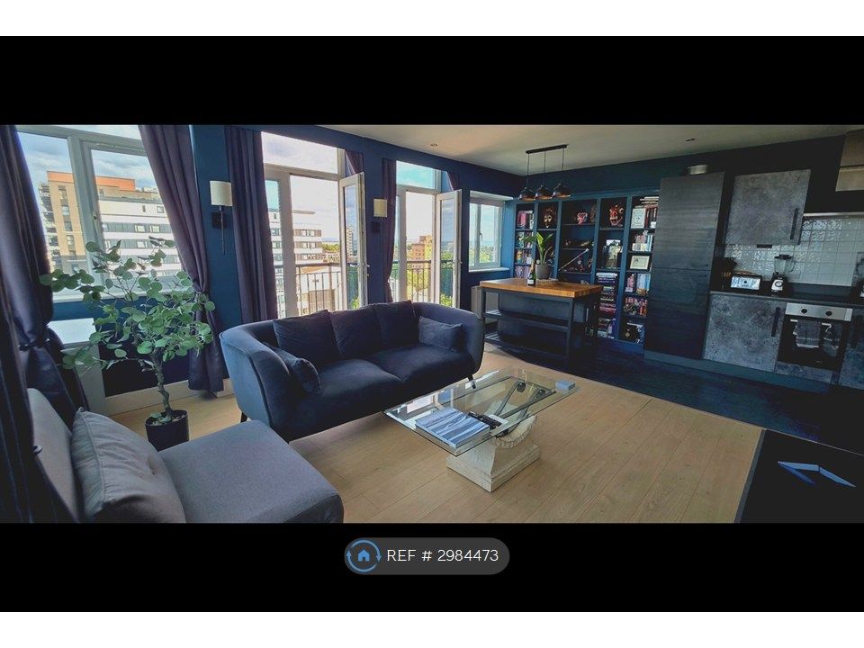 Property photo 1 of 23 Living Room