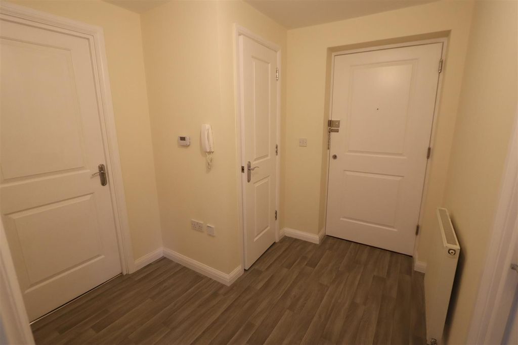 Property photo 2 of 9 Hallway.Jpg