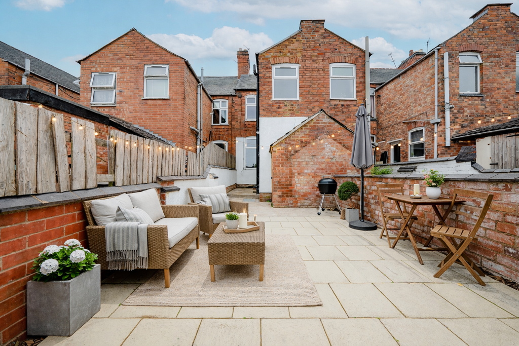 Property photo 3 of 17 Garden