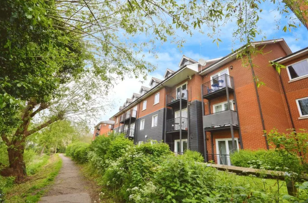 Property photo 1 of 11