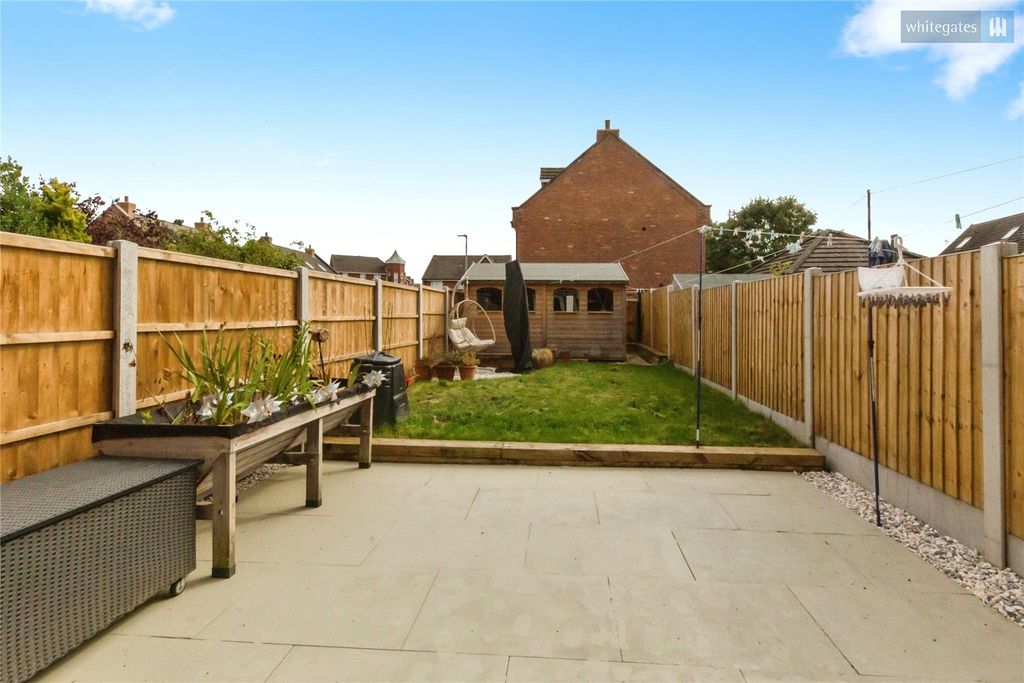 Property photo 2 of 18 Picture No. 15