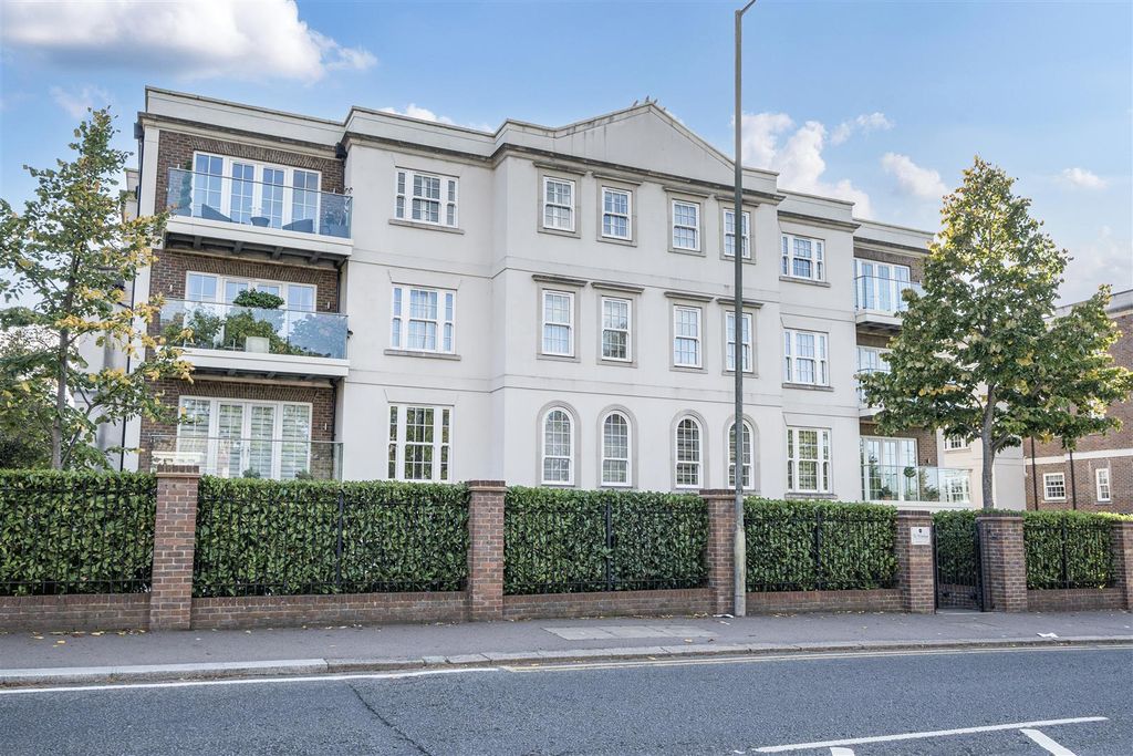 Property photo 1 of 17 Exterior: