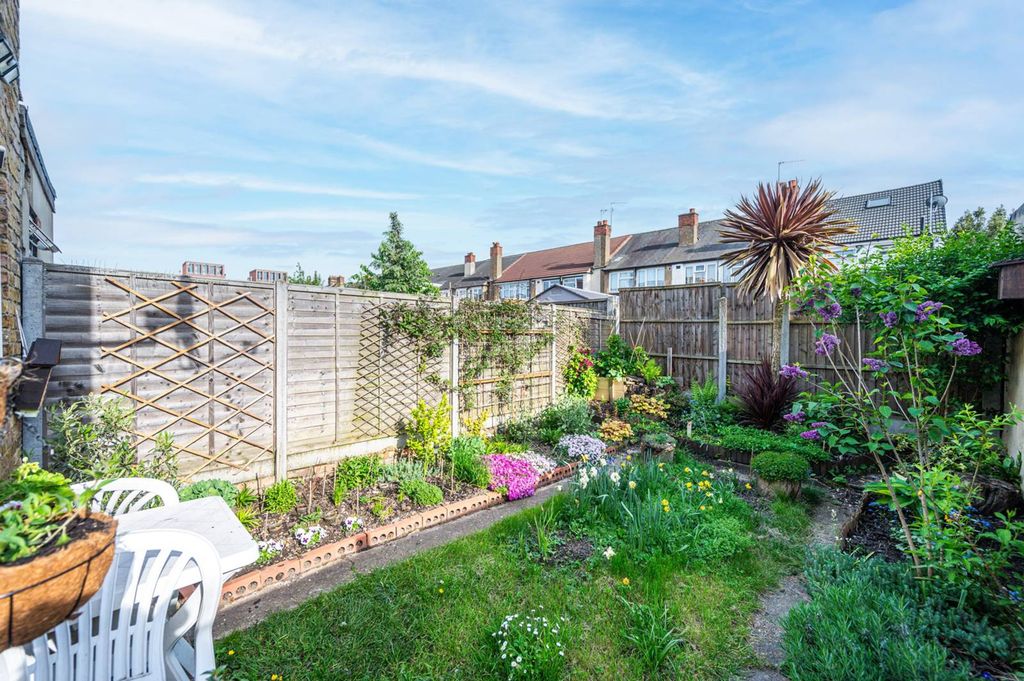 Property photo 1 of 9