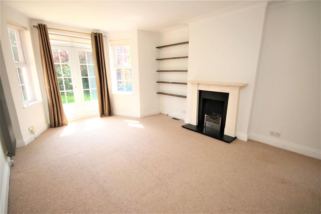 Property photo 2 of 10 Lounge/Diner: Pic. 1