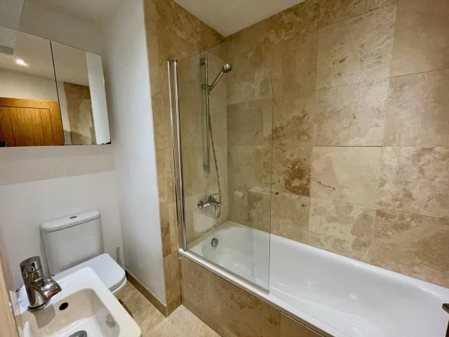 Property photo 2 of 11 Bathroom