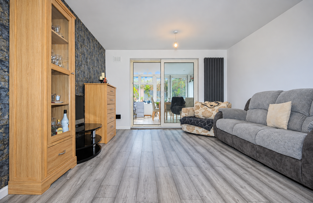 Property photo 3 of 12 C608F533-D8Ca-4962-A42A-151C58B16C90