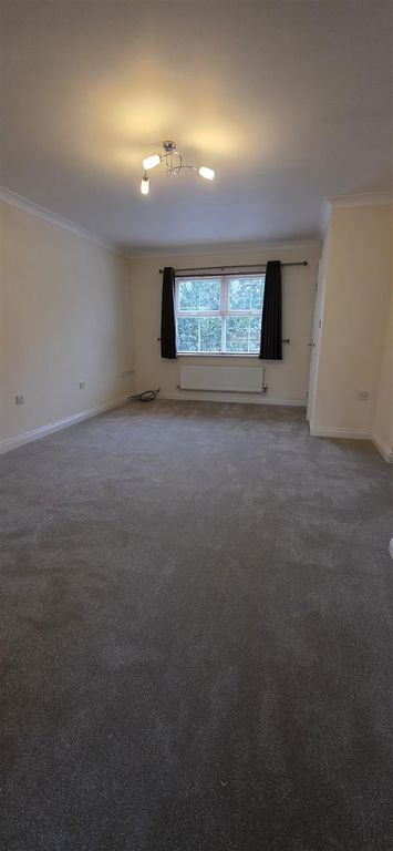 Property photo 2 of 22 Lounge