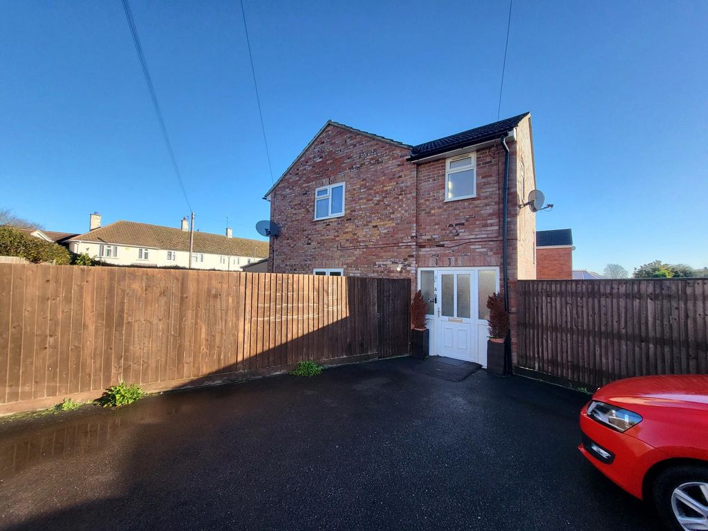 Property photo 1 of 7 Exterior