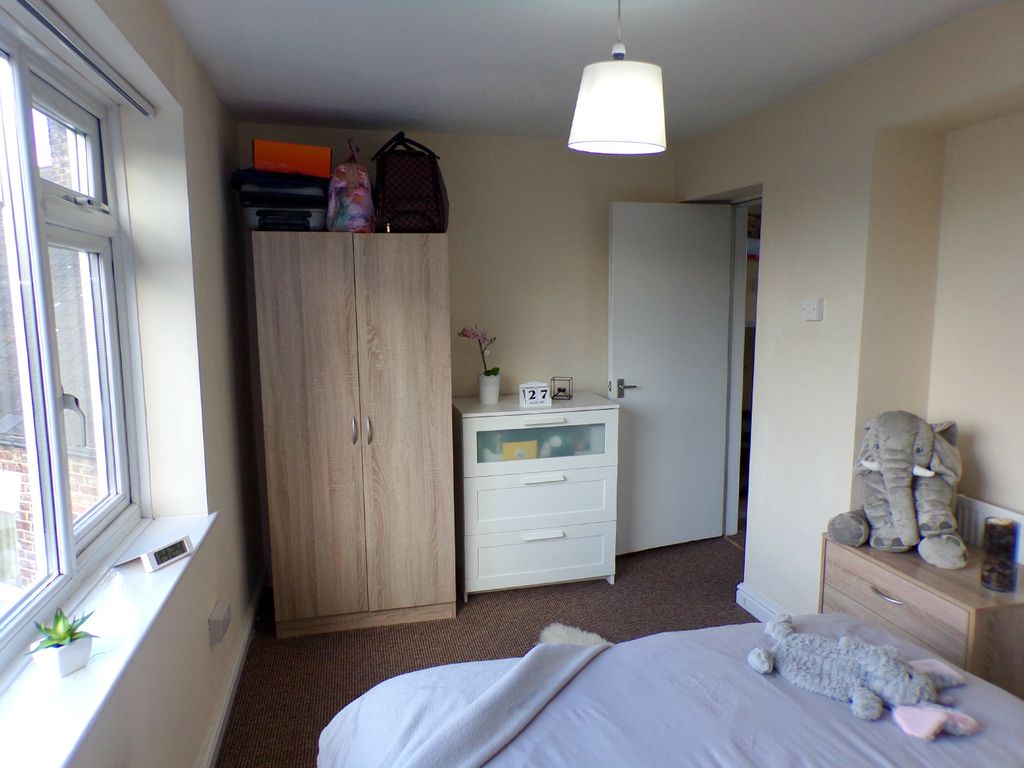 Property photo 3 of 6