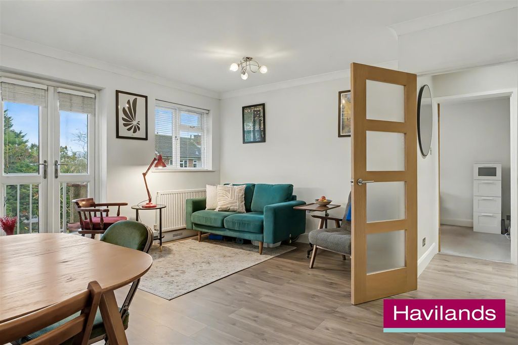 Property photo 3 of 11 Flat 25, Springbank N21 1Jh-6.Jpg